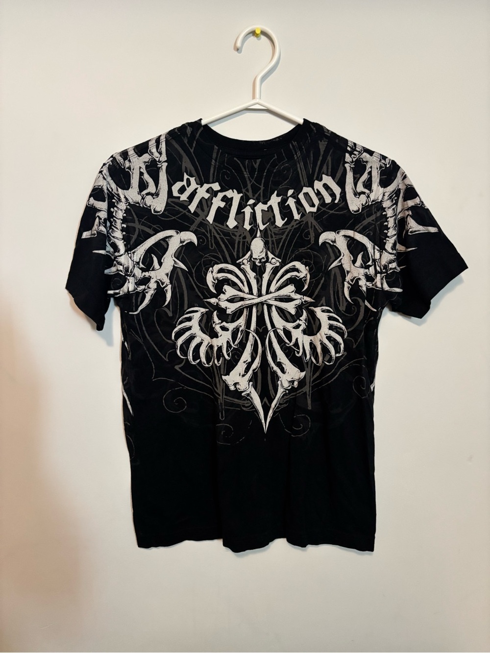 Affliction Black Short Sleeve Graphic Crew Tee with White Gothic Crest